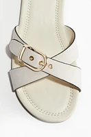 Crossover-strap sandals