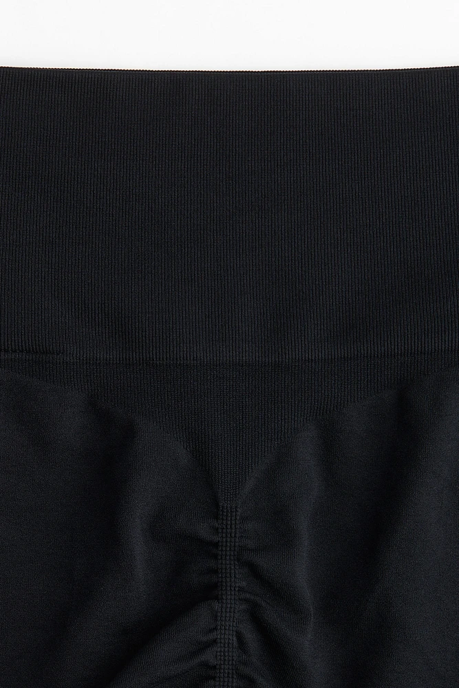 Seamless Invisible Scrunch Hot Pants with DryMove™