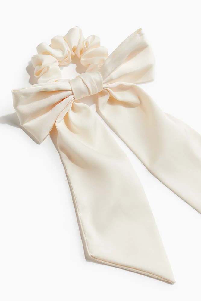 Bow-decorated Scrunchie