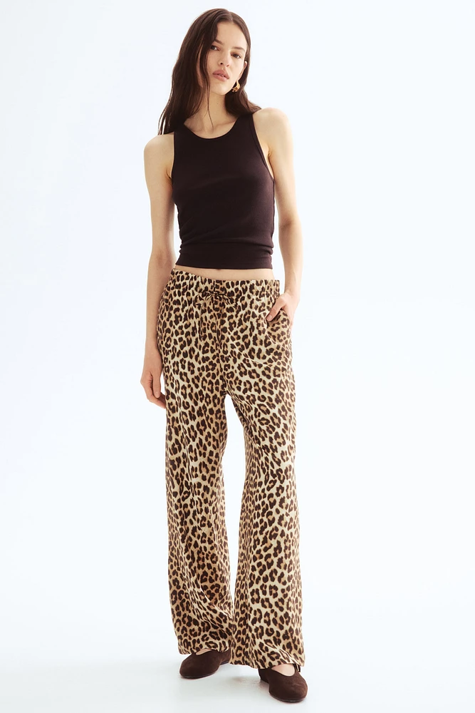 Wide-cut Pull-on Pants