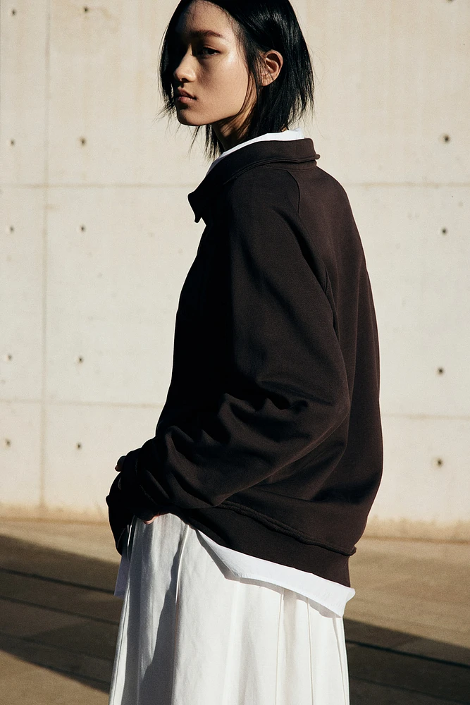 Sweatshirt with Collar