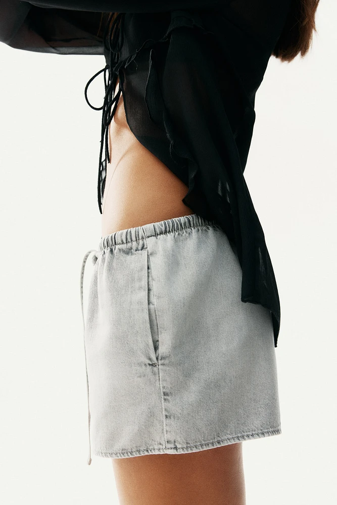 Short avec cordon de serrage