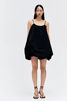 Robe à bretelles fines avec jupe effet bulle