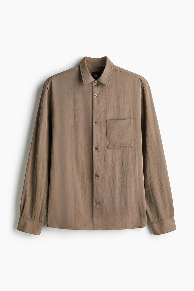 Chemise ample en satin