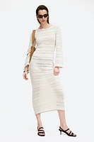 Robe en tricot ajouré avec laçage