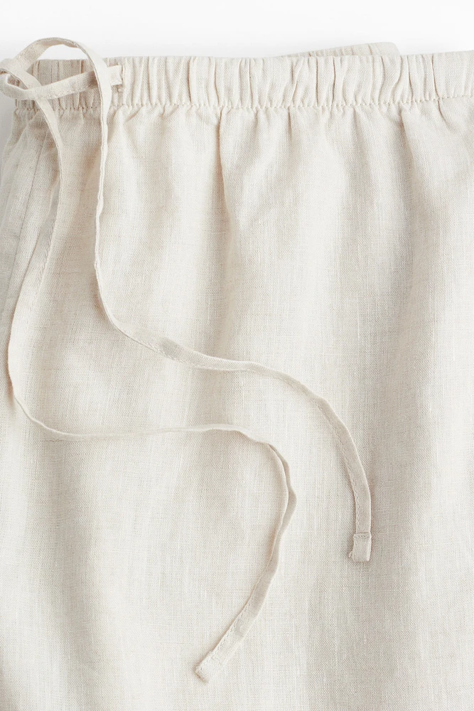 Short en lin avec cordon de serrage