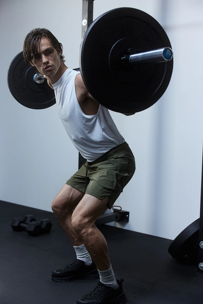 Mid-Length Cargo Sports Shorts with DryMove™