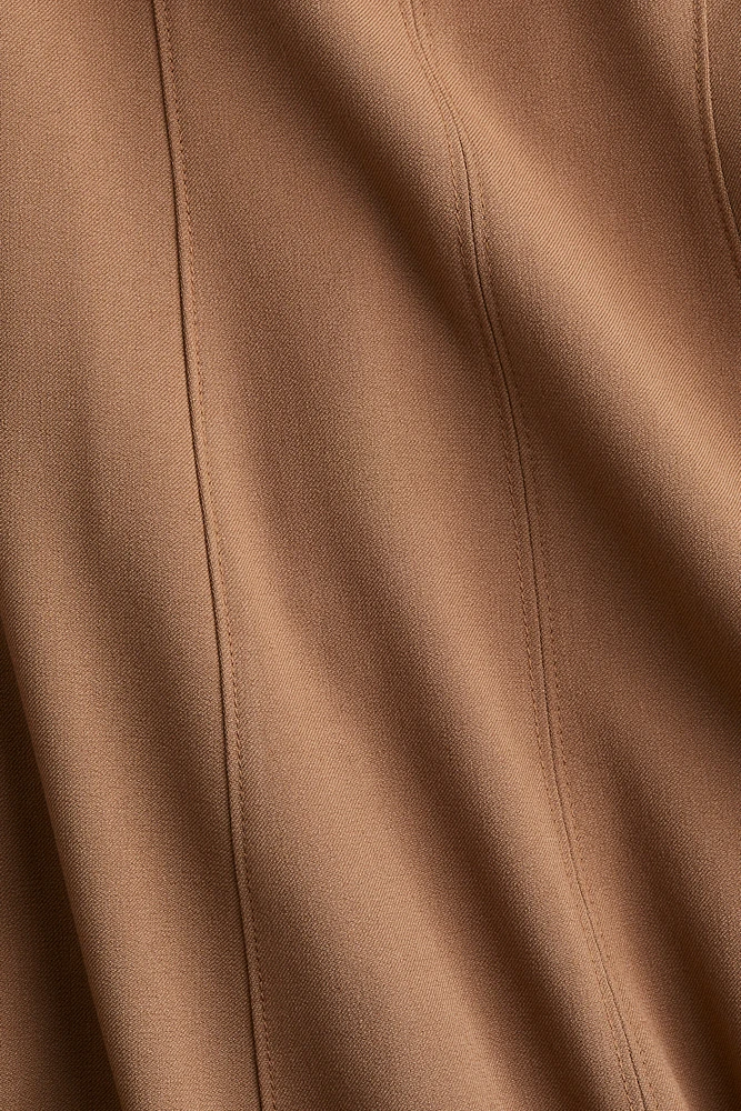 Robe en sergé avec jupe évasée