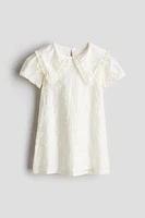 Robe brodée