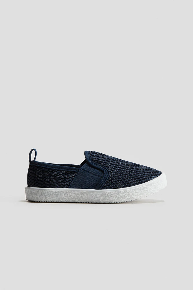 Slip-on Mesh Shoes