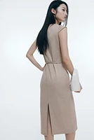 Robe à mancherons avec ceinture