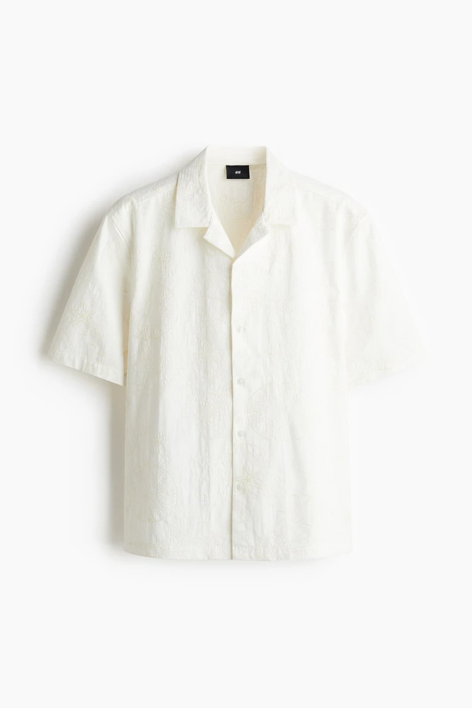 Chemise brodée classique avec col cubain