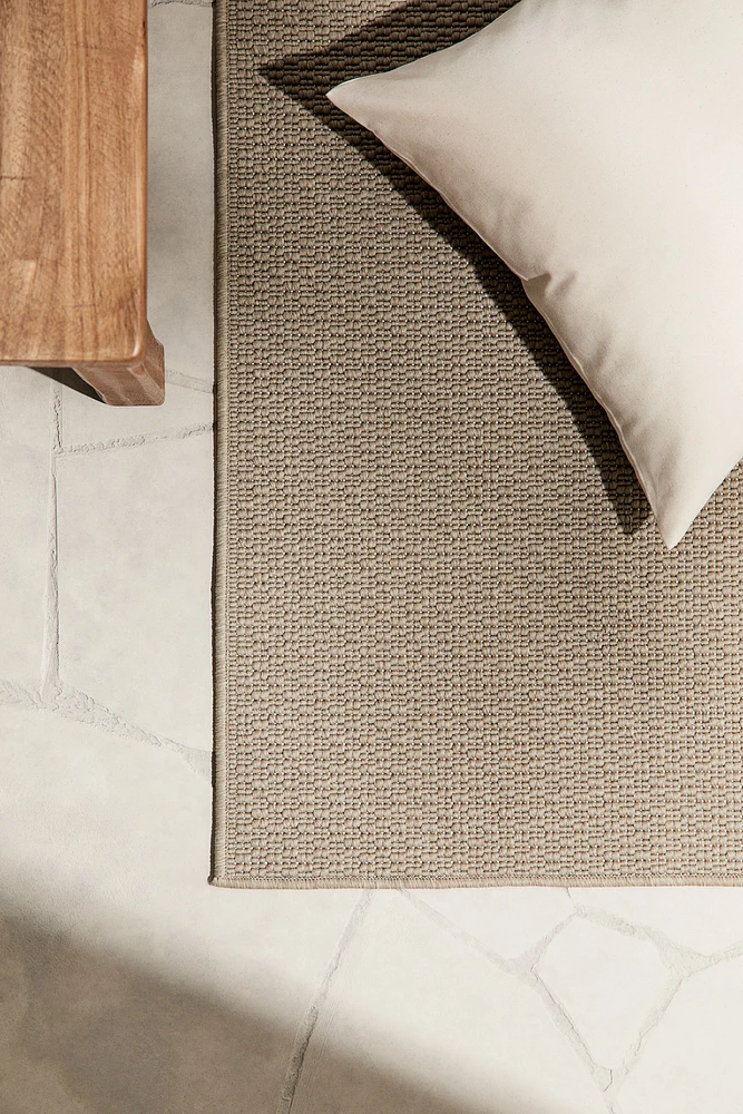Large Indoor/outdoor Rug