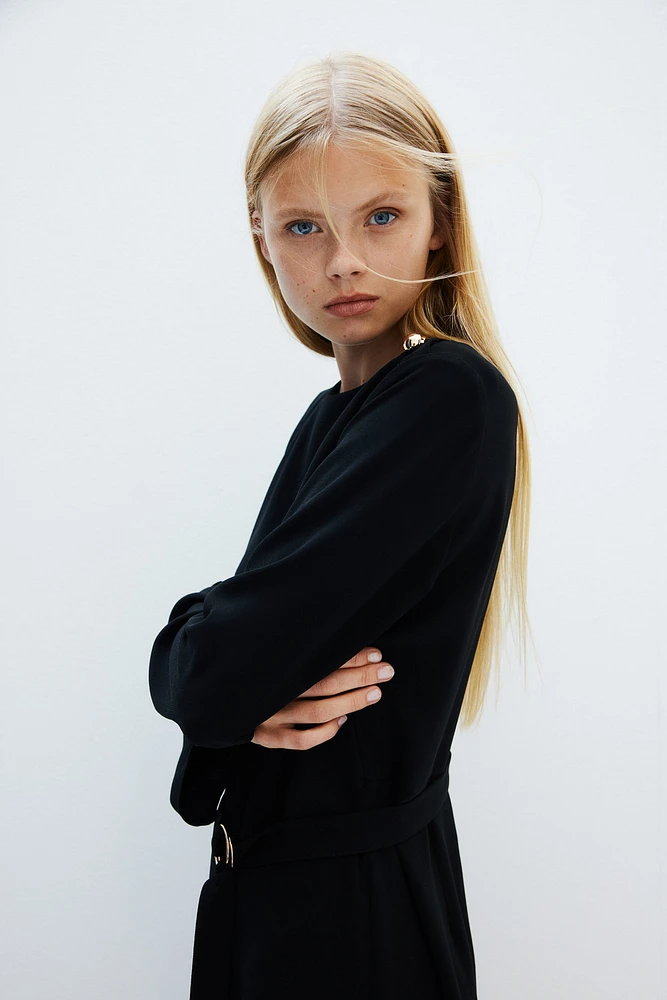 Robe en sergé avec ceinture