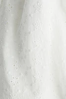 Short taille haute avec broderie anglaise