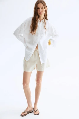 Short en lin avec cordon de serrage