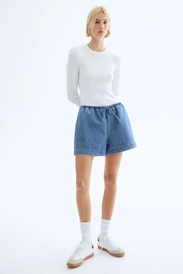 Short en denim avec cordon de serrage