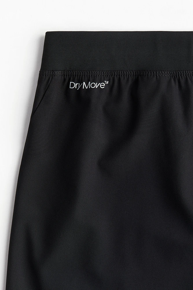 Short Sports Shorts with DryMove™