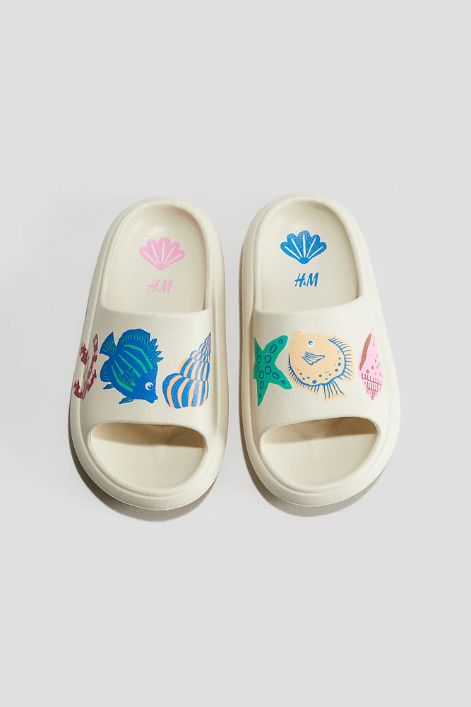 Chunky Pool Shoes with Printed Motif
