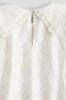 Robe brodée
