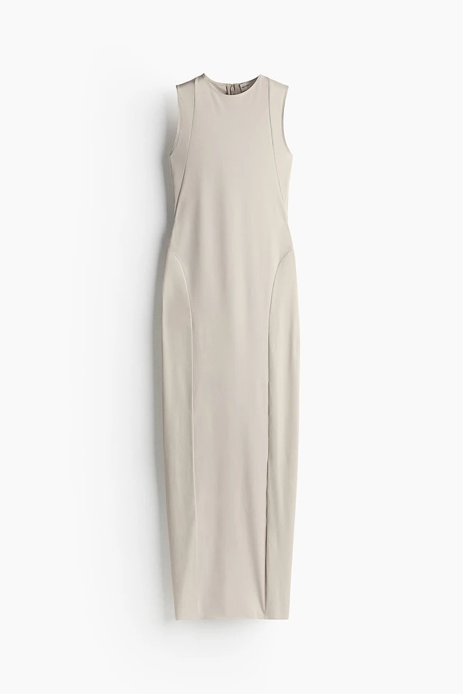 Robe moulante avec parties vaporeuses