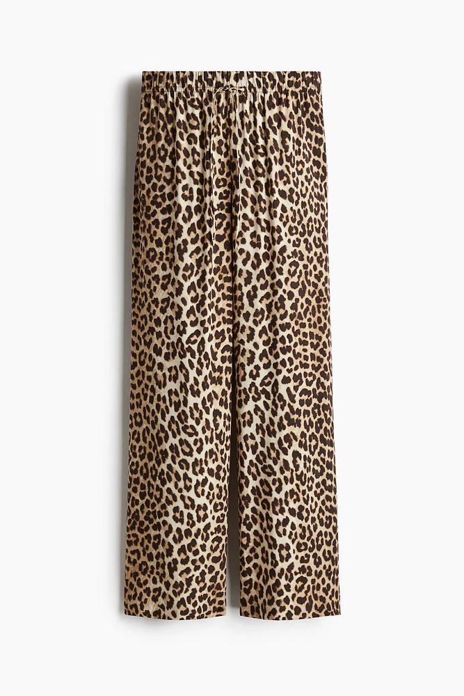 Wide-cut Pull-on Pants