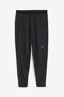 Slim Fit Lightweight running trousers with DryMove™