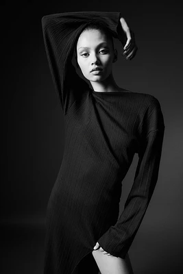 Robe asymétrique côtelée