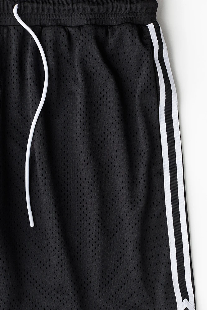 Loose-Fit Basketball Shorts with DryMove™