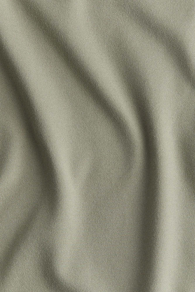 Short T-shirt