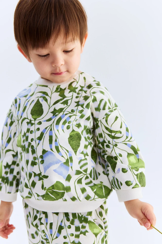 2-Piece Printed Sweatshirt and Shorts Set