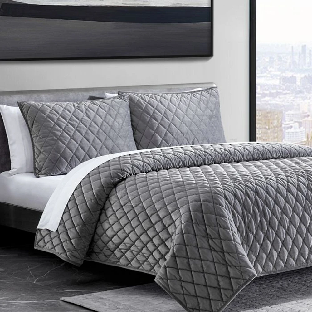 Diamond Velvet Charcoal King Quilt Set