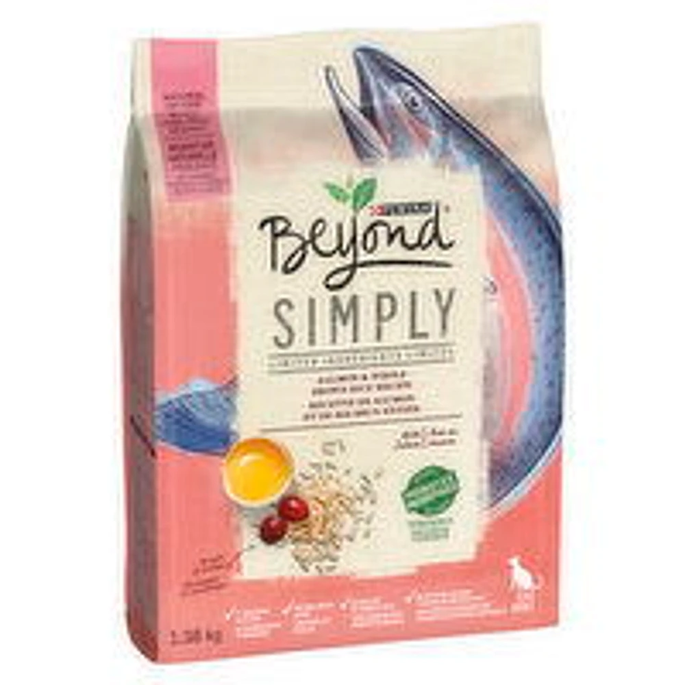 Purina - Beyond Simply Salmon & Whole Brown Rice Recipe, Dry Cat Food, 1.36 Kilogram