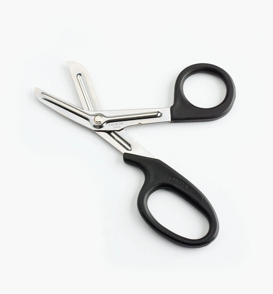 Clamshell Scissors