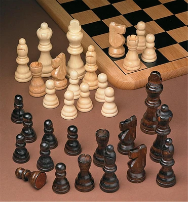 Pièces de jeu d'échecs en bois