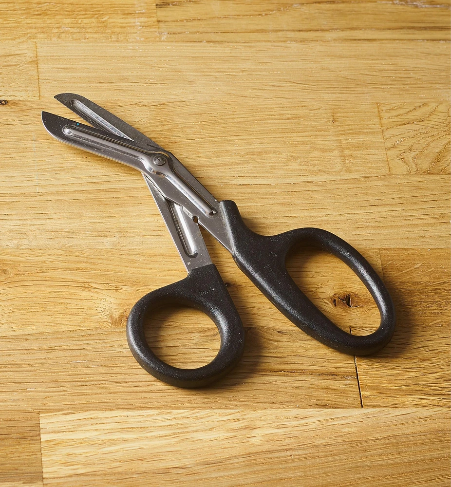 Clamshell Scissors
