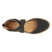Women's Laurna Closed Toe  Wide Width Wedge Sandal