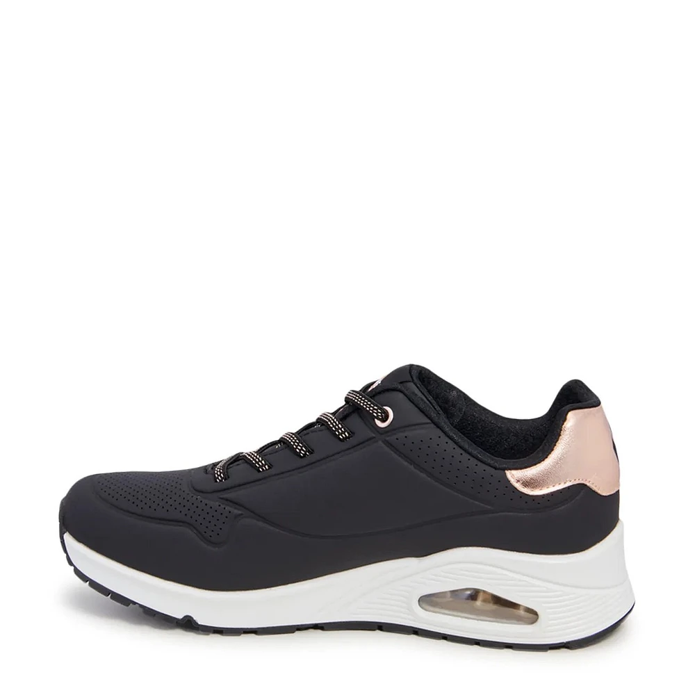 Women's Uno Shimmer Away Wide Sneaker
