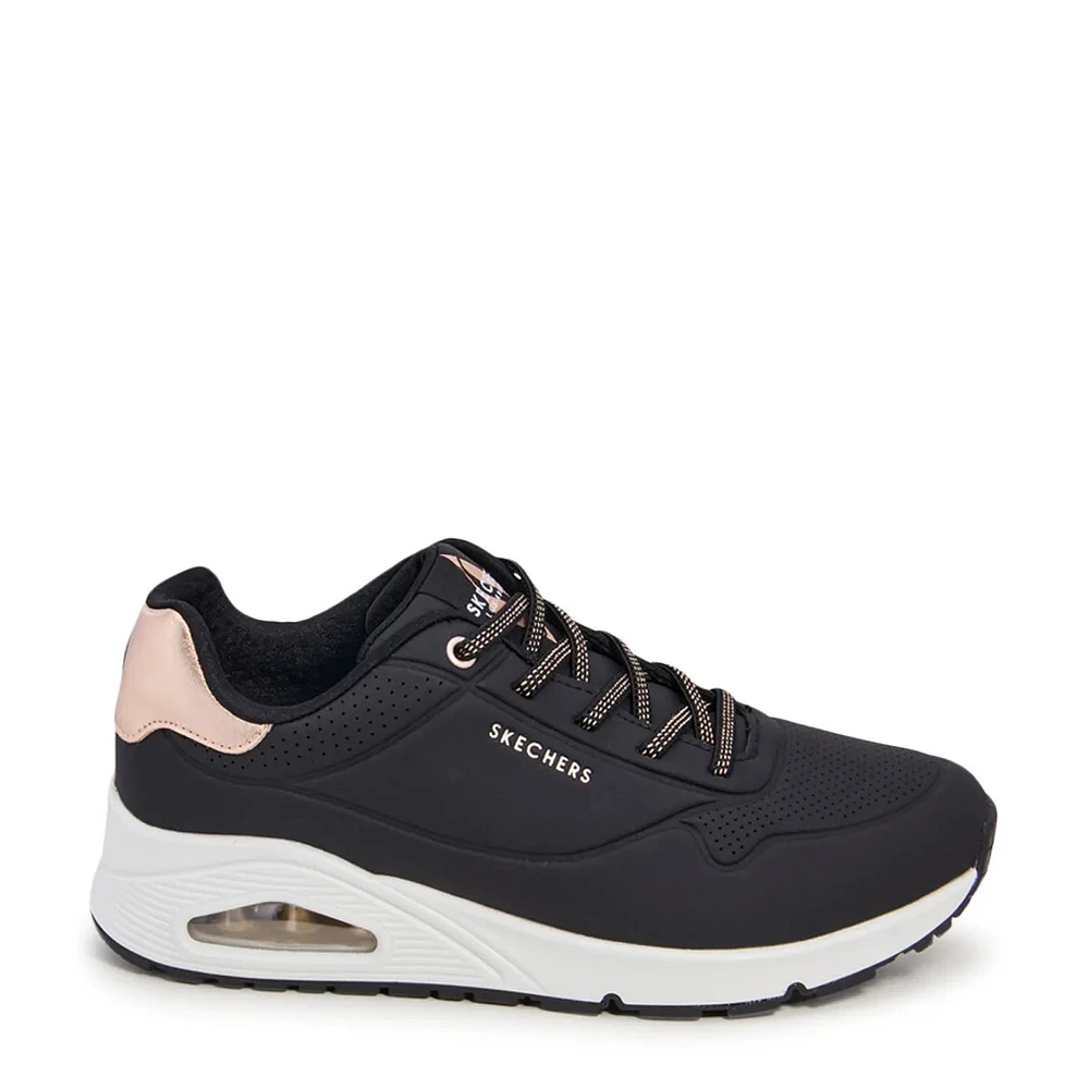 Women's Uno Shimmer Away Wide Sneaker