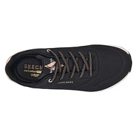 Women's Uno Shimmer Away Wide Sneaker