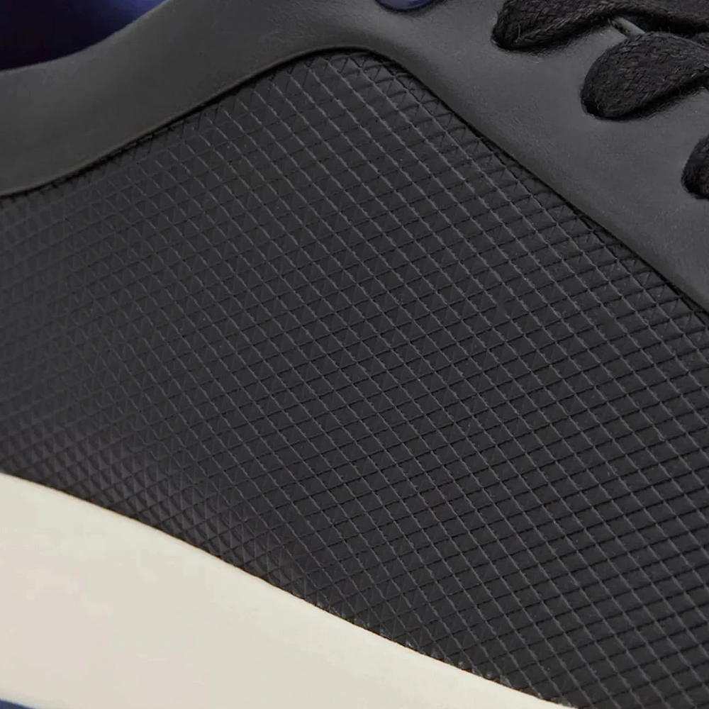 Briyann Sneaker