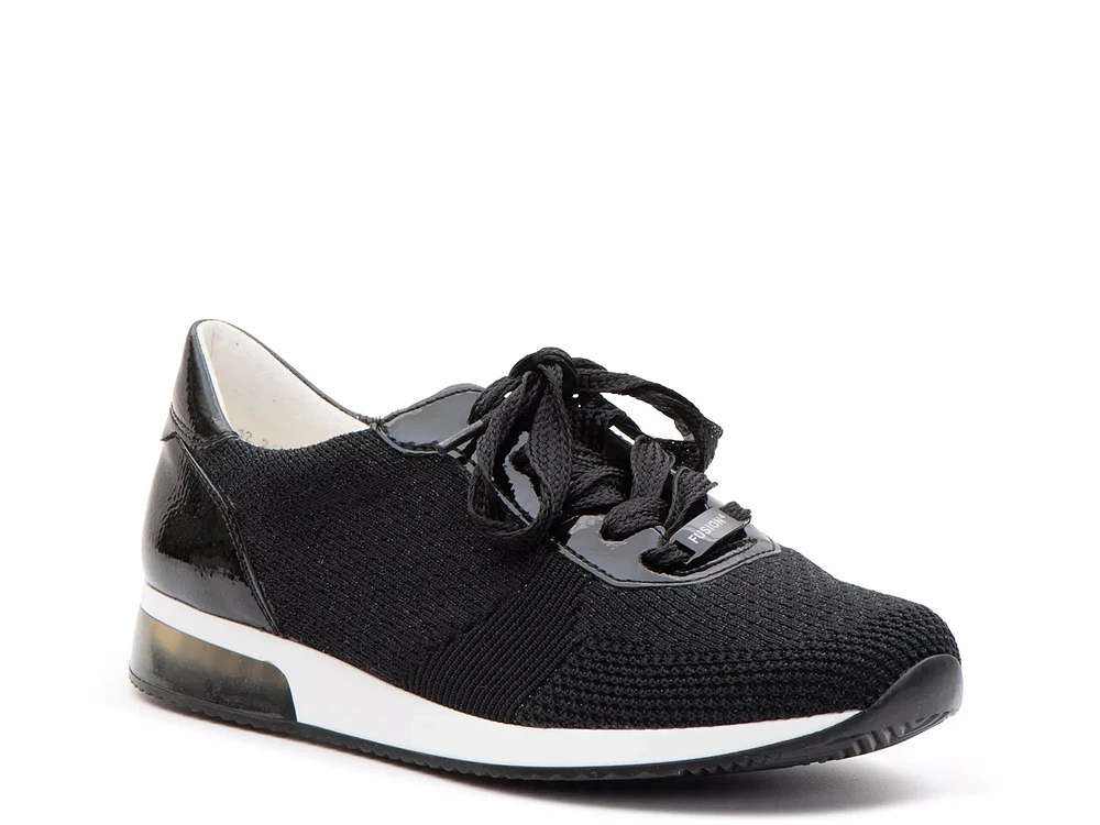 Leigh Sneaker