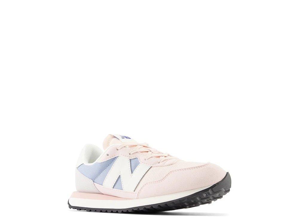 237 Sneaker