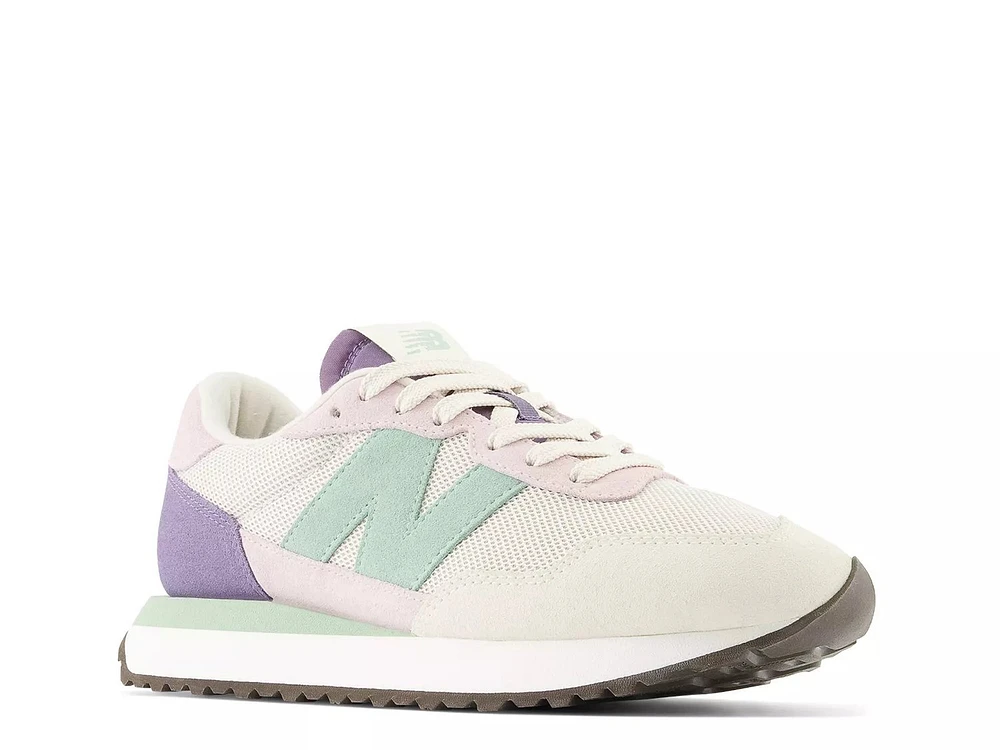 237 Sneaker