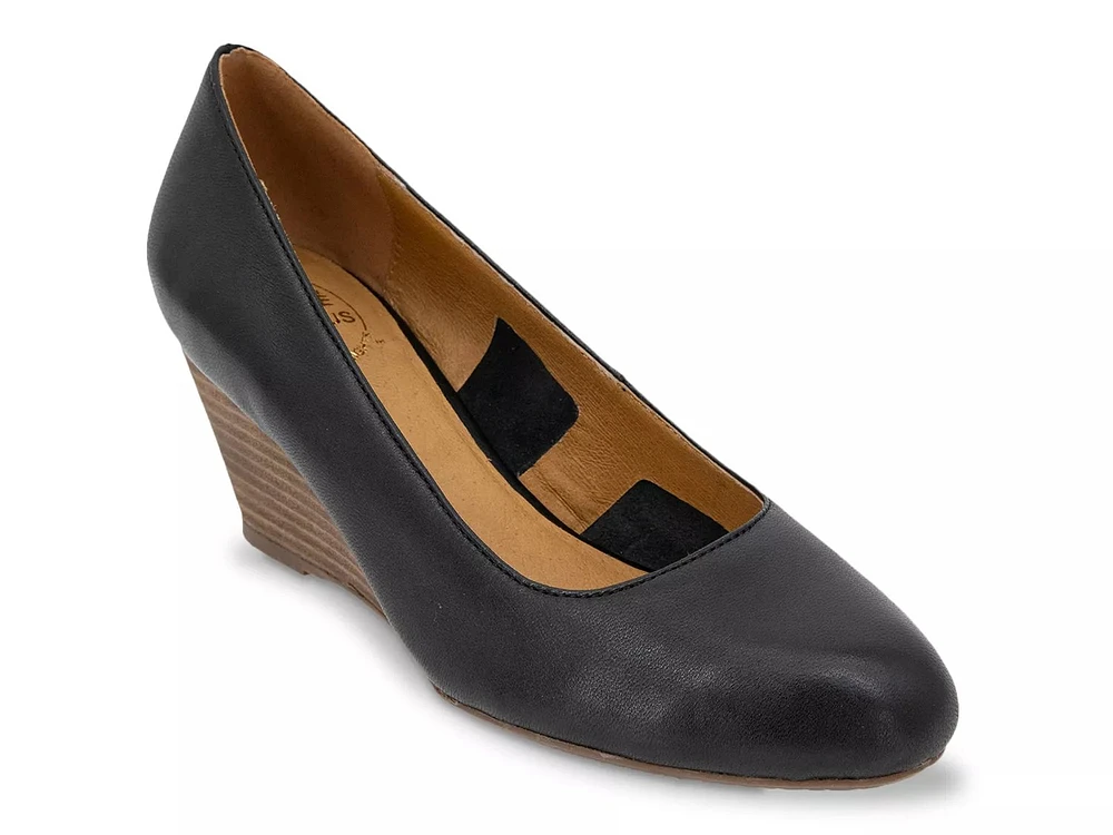 Khloe Wedge Pump