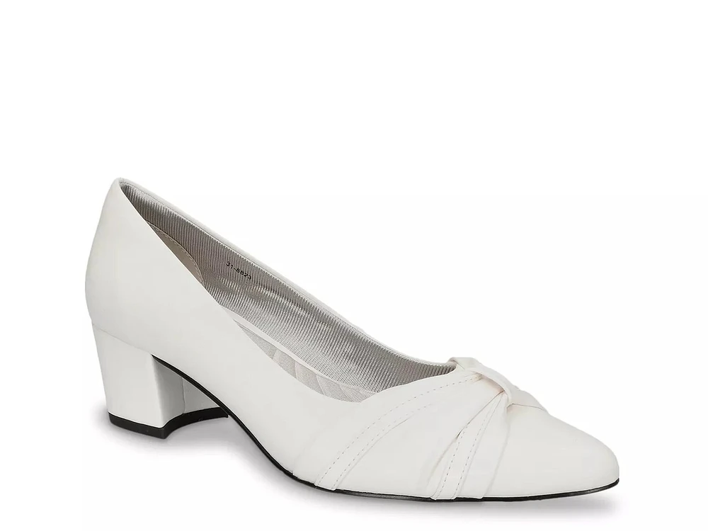 Millie Pump