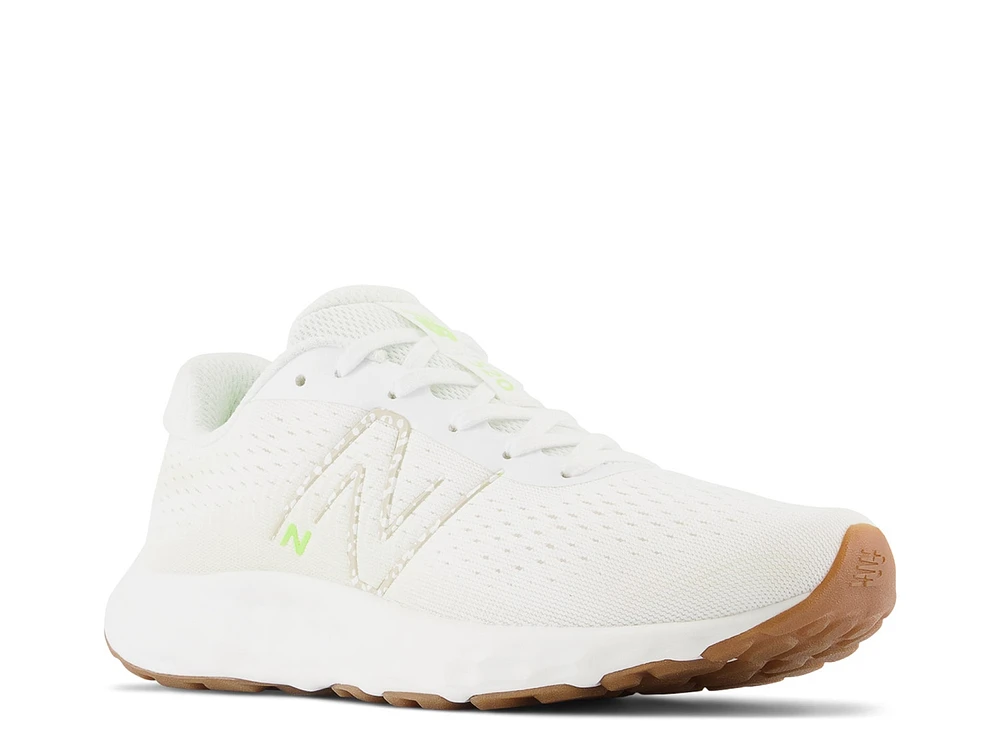 520 V8 Running Shoe