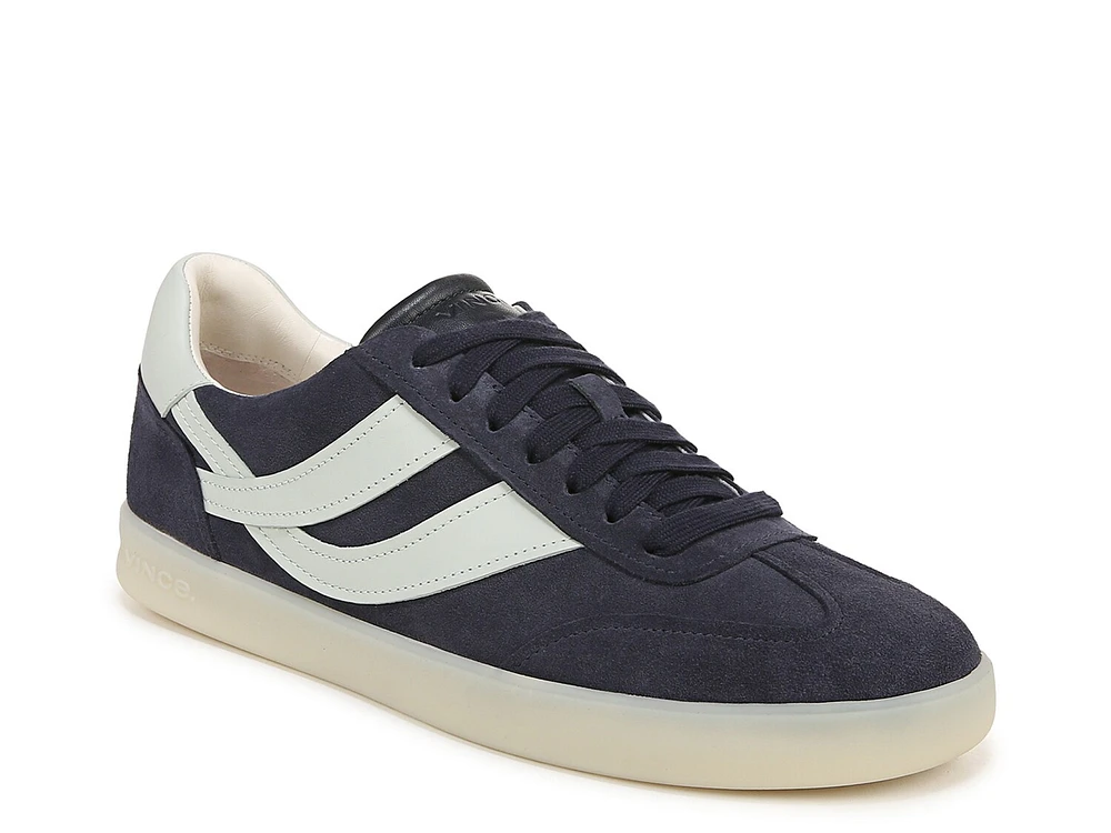 Oasis Sneaker