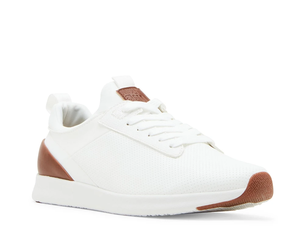 Striklr Sneaker