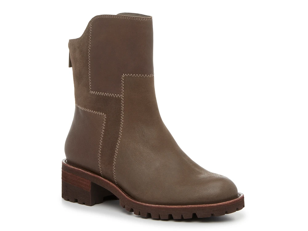 Tanav Bootie